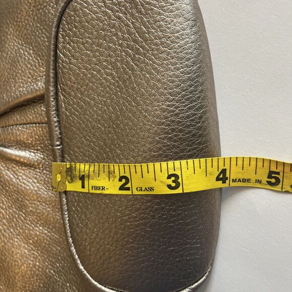 B. Makowsky Shoulder Bag Purse Gold Metallic Leather Turn Lock Bucket Dust Bag - Picture 16 of 16